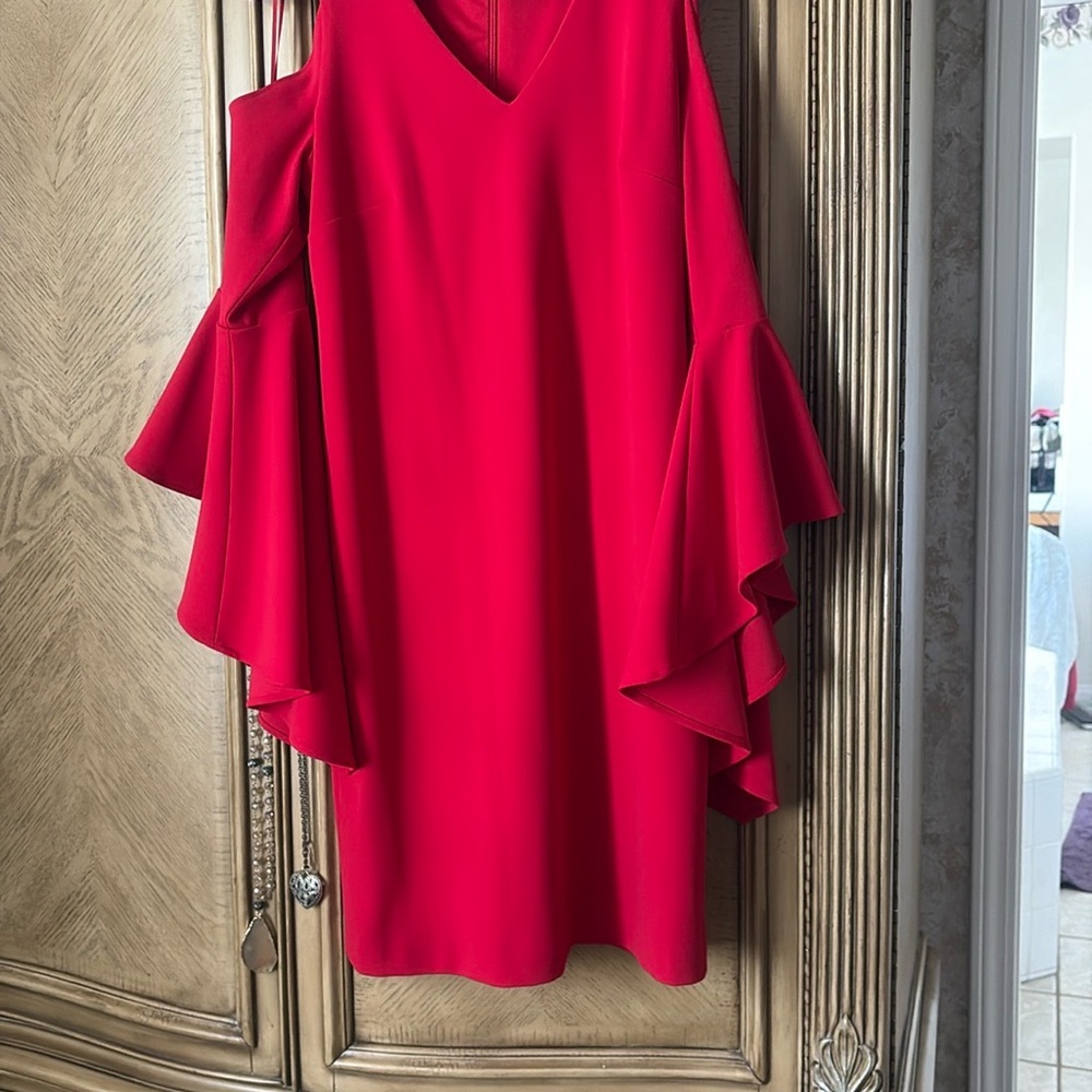 Elegant Red Cold Shoulder Dress